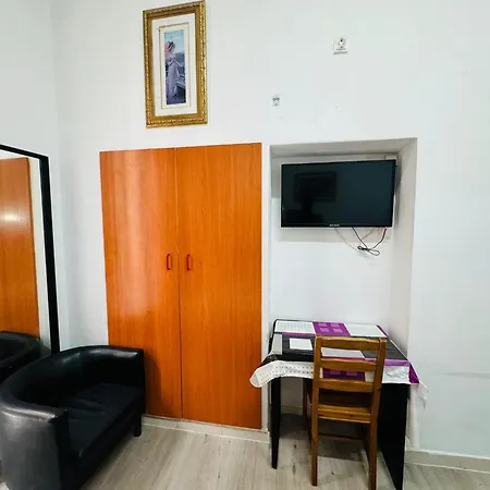 ホスタル モン タボール ゲストハウス