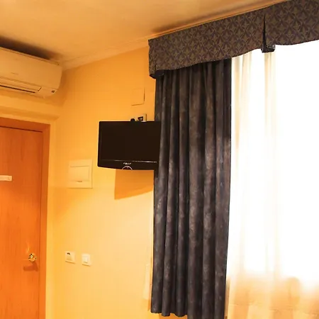 ホスタル モン タボール 2*